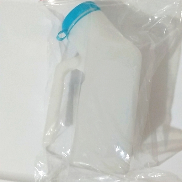 MEN'S SPILL PROOF PORTABLE LARGE CAPACITY URINAL 35oz. NWT - Picture 8 of 9